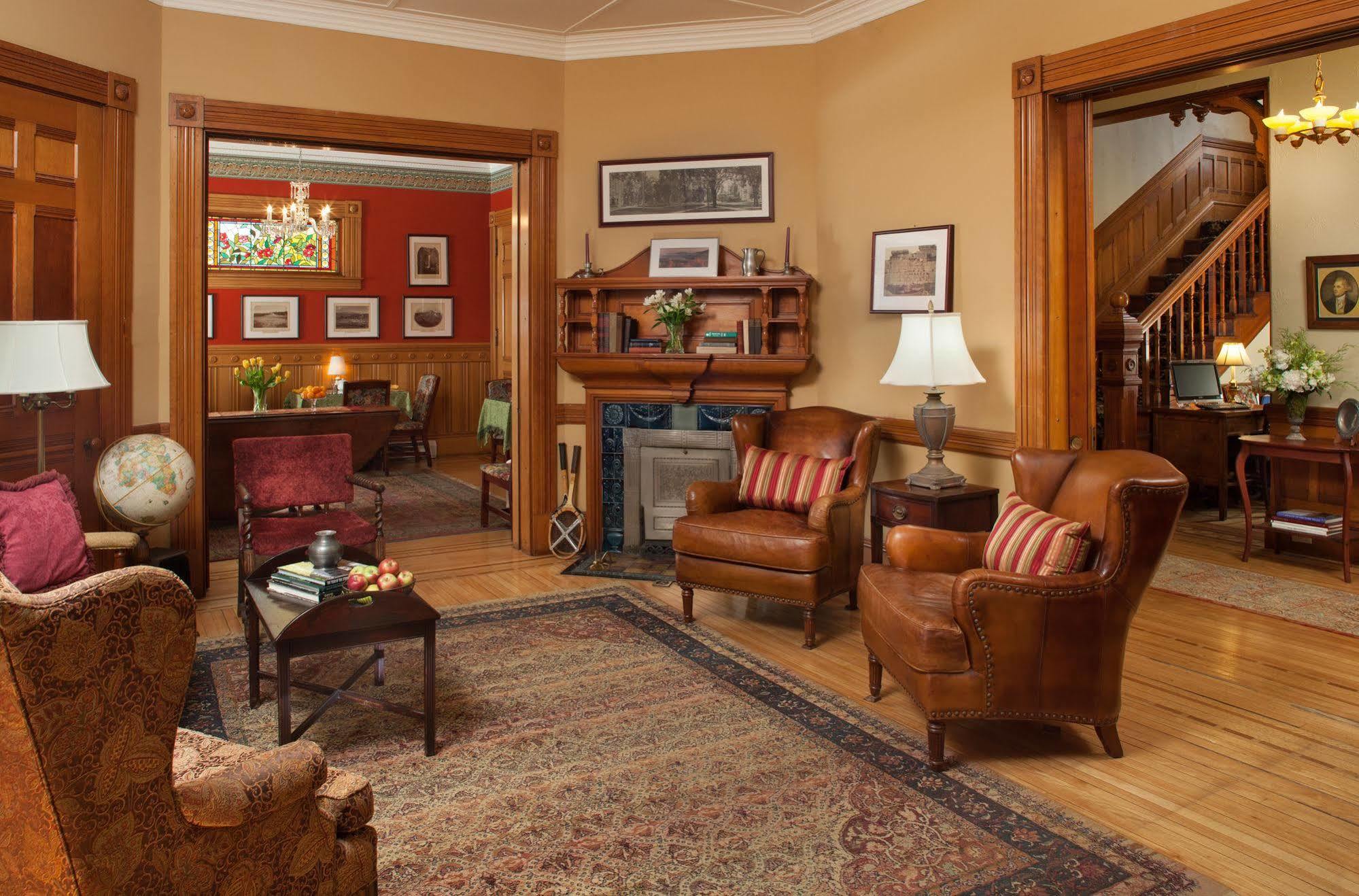 Lang House On Main Street Bed & Breakfast Burlington Dış mekan fotoğraf